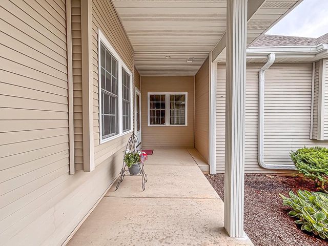 650 Waters Edge DRIVE, Whitewater, WI 53190