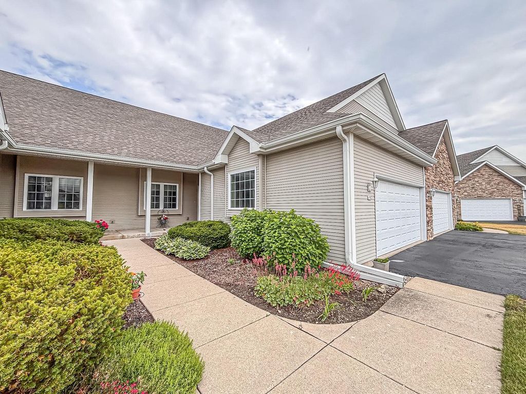 650 Waters Edge DRIVE, Whitewater, WI 53190