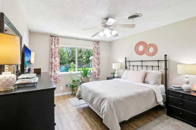 700 Dunman DR, Georgetown, TX 78628