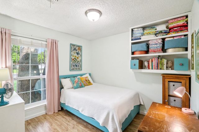 700 Dunman DR, Georgetown, TX 78628