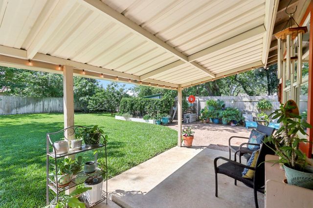 700 Dunman DR, Georgetown, TX 78628