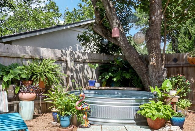 700 Dunman DR, Georgetown, TX 78628