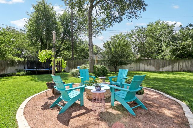 700 Dunman DR, Georgetown, TX 78628