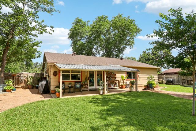 700 Dunman DR, Georgetown, TX 78628
