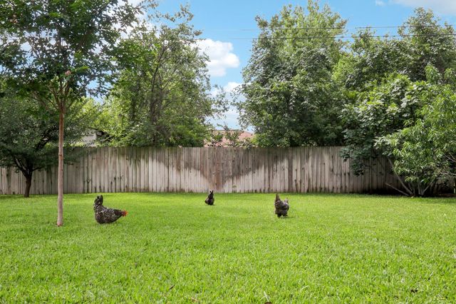 700 Dunman DR, Georgetown, TX 78628