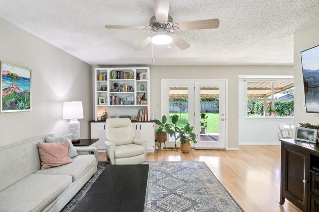 700 Dunman DR, Georgetown, TX 78628
