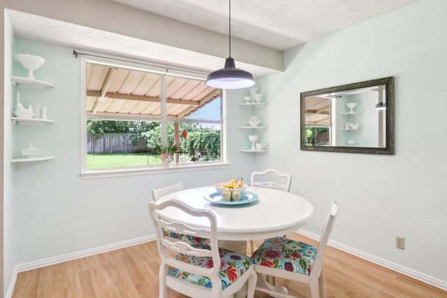 700 Dunman DR, Georgetown, TX 78628