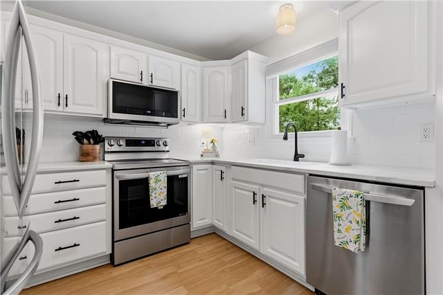7620 Rainbow Drive, Prairie Village, KS 66208