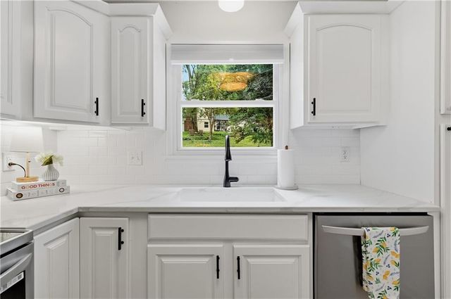 7620 Rainbow Drive, Prairie Village, KS 66208