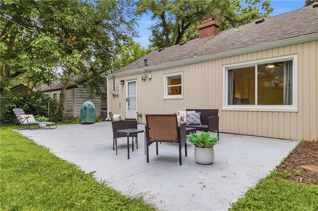7620 Rainbow Drive, Prairie Village, KS 66208