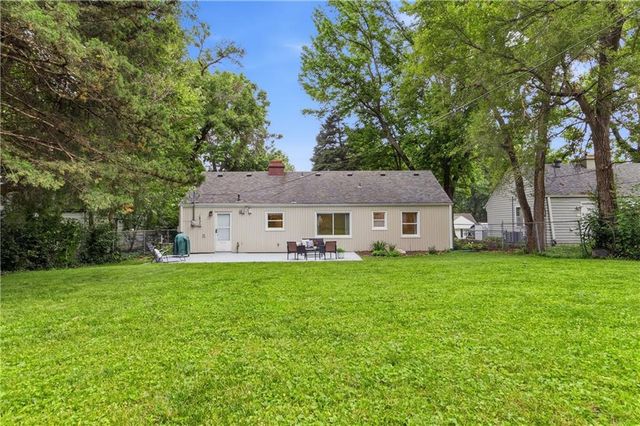 7620 Rainbow Drive, Prairie Village, KS 66208