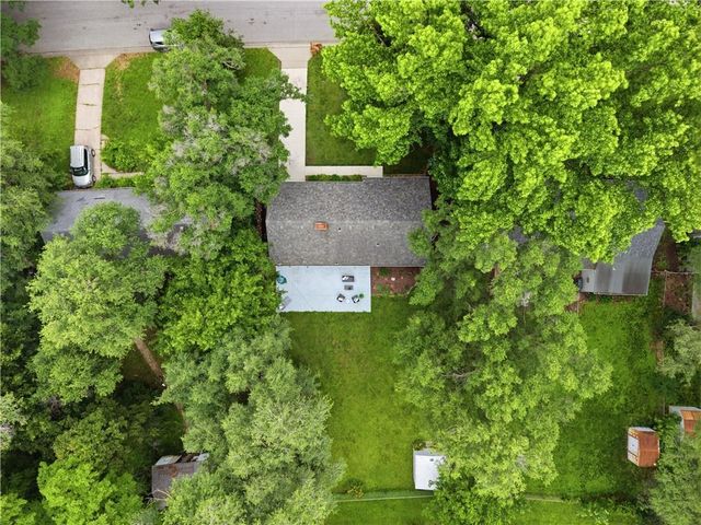 7620 Rainbow Drive, Prairie Village, KS 66208