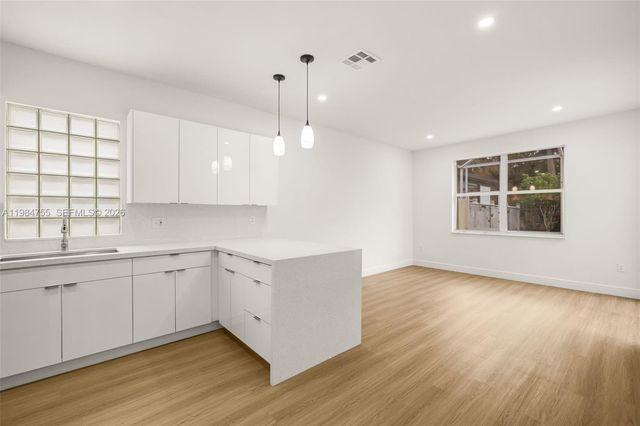 1392 NW 159th Ln, Pembroke Pines, FL 33028