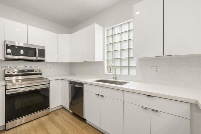 1392 NW 159th Ln, Pembroke Pines, FL 33028