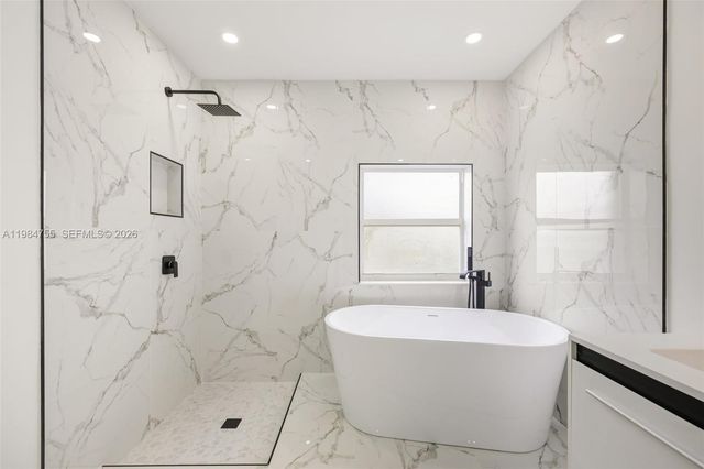 1392 NW 159th Ln, Pembroke Pines, FL 33028