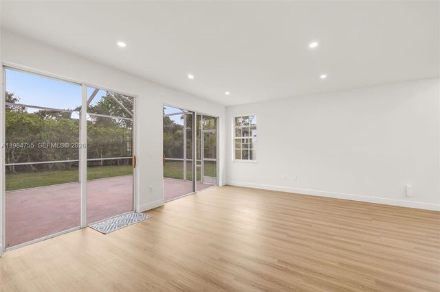 1392 NW 159th Ln, Pembroke Pines, FL 33028