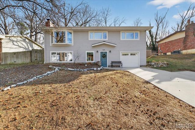 524 Hickory Hollow Lane, St Louis, MO 63122