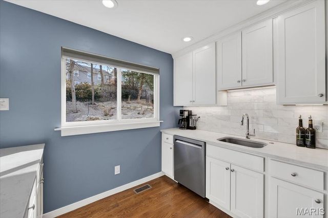 524 Hickory Hollow Lane, St Louis, MO 63122