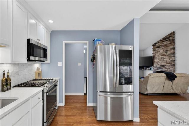 524 Hickory Hollow Lane, St Louis, MO 63122