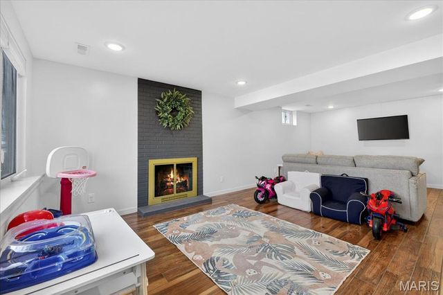 524 Hickory Hollow Lane, St Louis, MO 63122