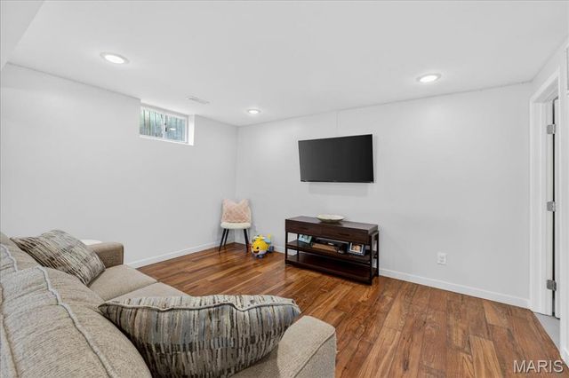 524 Hickory Hollow Lane, St Louis, MO 63122