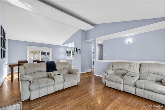 524 Hickory Hollow Lane, St Louis, MO 63122