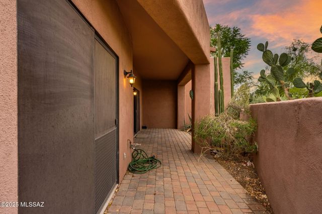 6113 N Pascola Circle, Tucson, AZ 85718