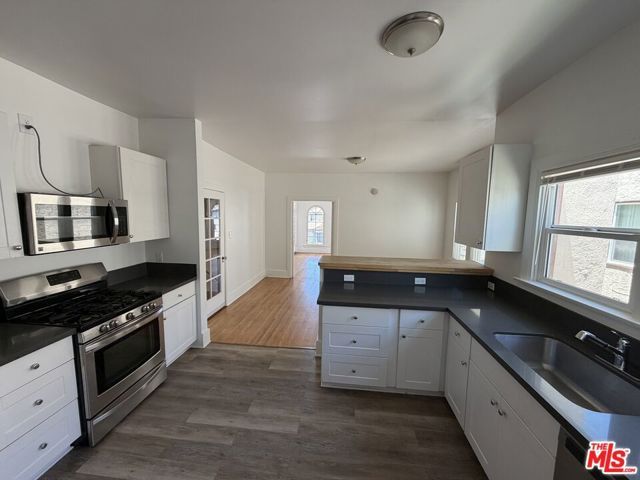 1504 S Bronson Avenue, Los Angeles, CA 90019