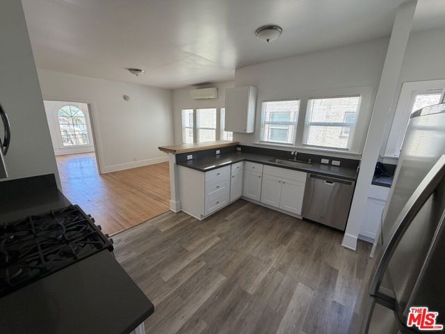 1504 S Bronson Avenue, Los Angeles, CA 90019