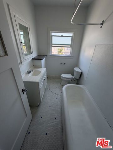 1504 S Bronson Avenue, Los Angeles, CA 90019