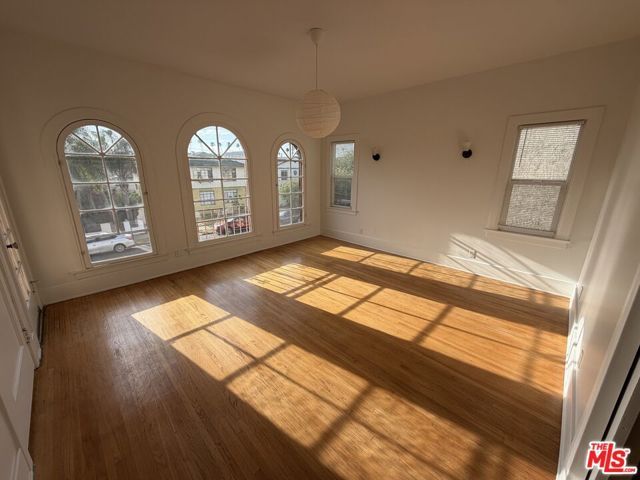 1504 S Bronson Avenue, Los Angeles, CA 90019