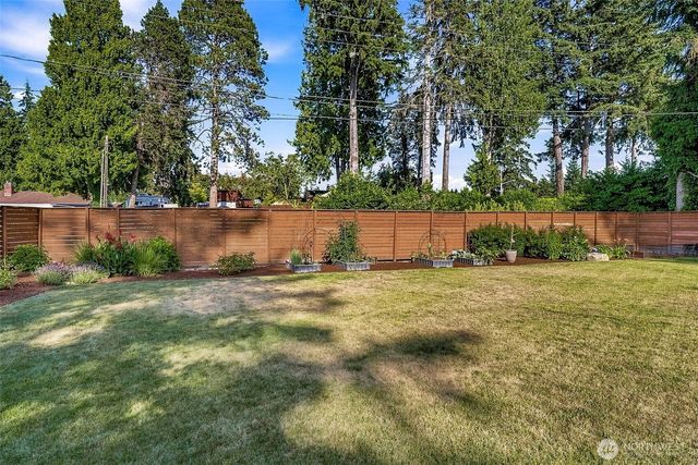 25657 Marine View Drive S, Des Moines, WA 98198