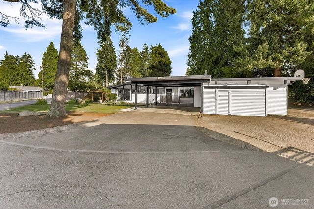 25657 Marine View Drive S, Des Moines, WA 98198