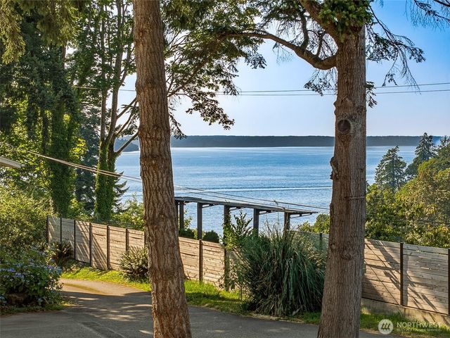 25657 Marine View Drive S, Des Moines, WA 98198