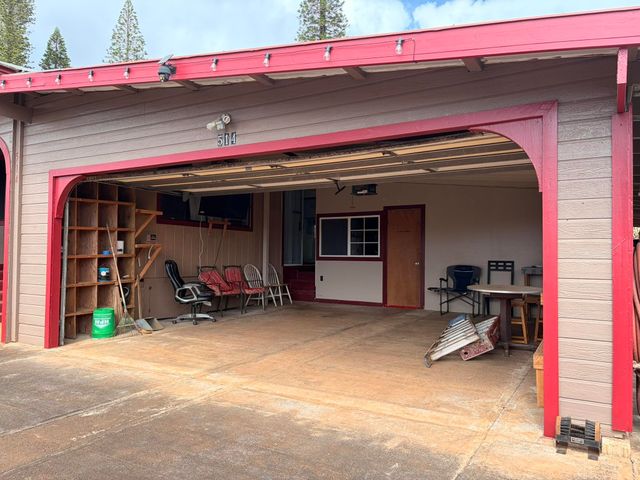 514 Gay St, Lanai City, HI 96763