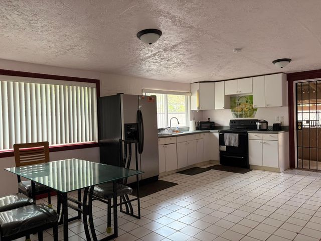 514 Gay St, Lanai City, HI 96763