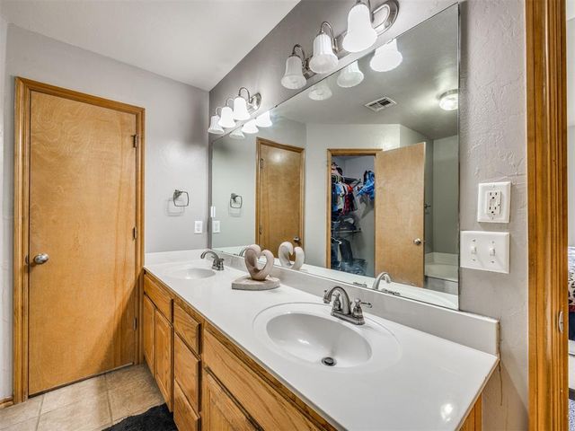 10936 NW 37th Street, Yukon, OK 73099