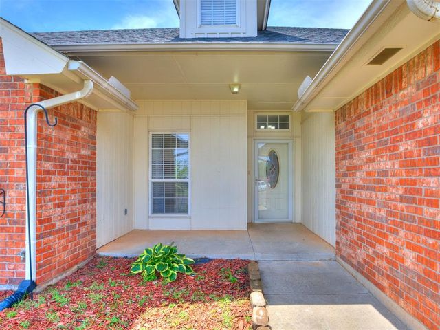 10936 NW 37th Street, Yukon, OK 73099