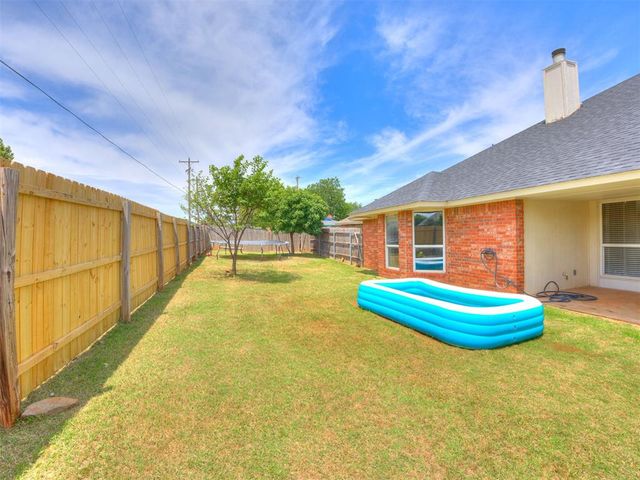 10936 NW 37th Street, Yukon, OK 73099