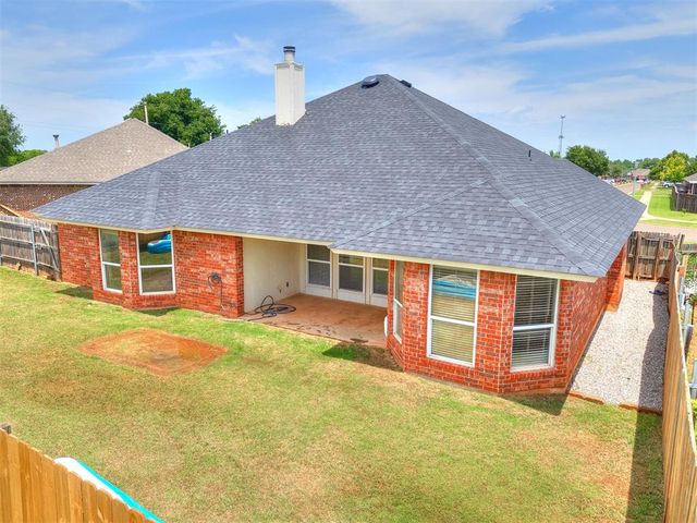 10936 NW 37th Street, Yukon, OK 73099