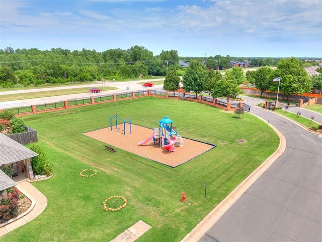 10936 NW 37th Street, Yukon, OK 73099