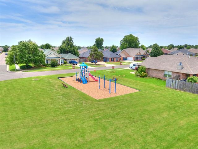 10936 NW 37th Street, Yukon, OK 73099