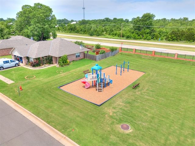 10936 NW 37th Street, Yukon, OK 73099