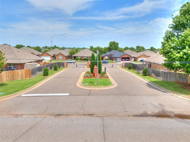10936 NW 37th Street, Yukon, OK 73099