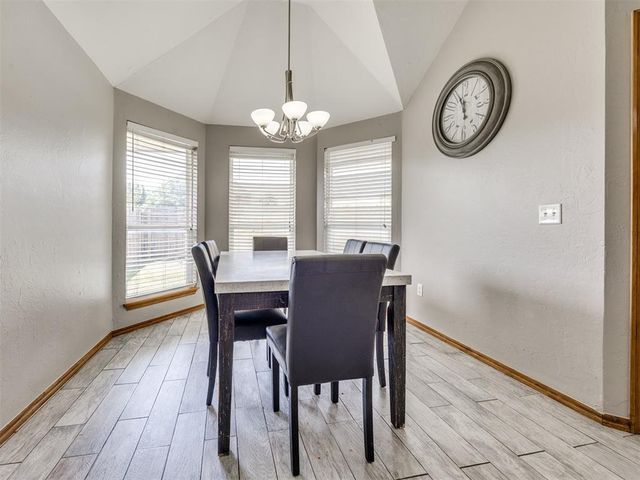 10936 NW 37th Street, Yukon, OK 73099