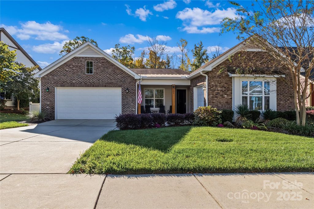 432 Granite Lake Court, Denver, NC 28037