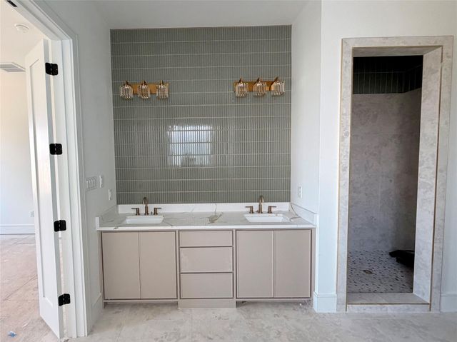 6 Westwind Road, Galveston, TX 77554