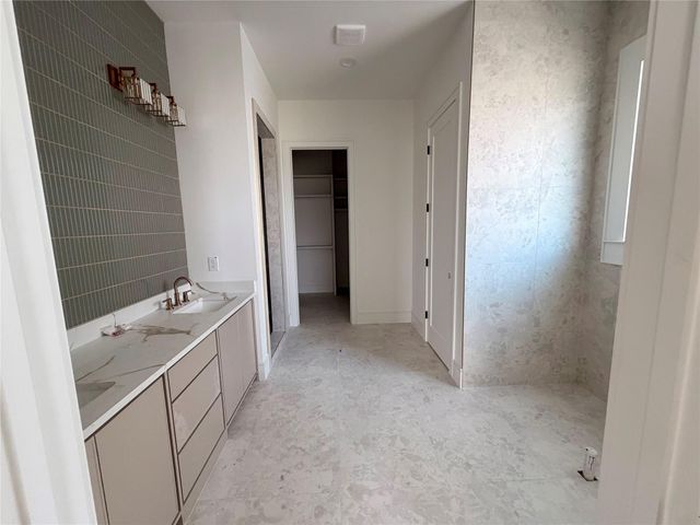 6 Westwind Road, Galveston, TX 77554