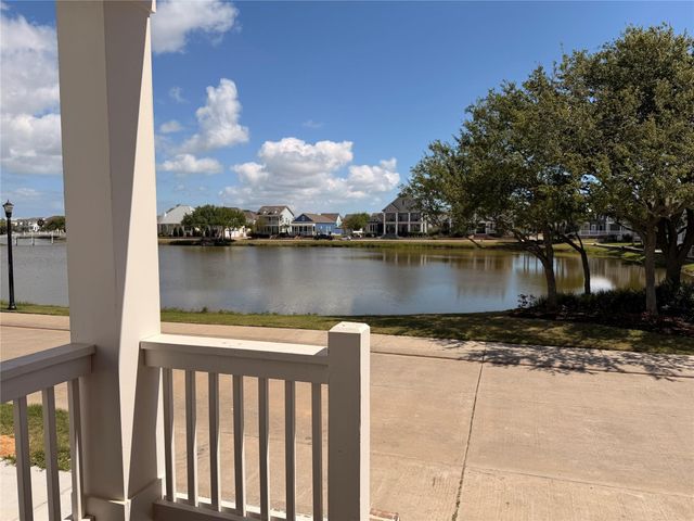 6 Westwind Road, Galveston, TX 77554