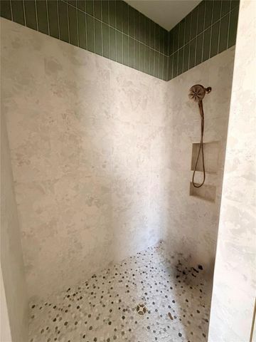 6 Westwind Road, Galveston, TX 77554